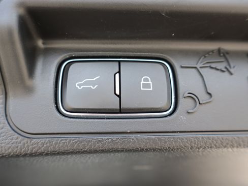 Used 2023 Ford Explorer XLT w/ Equipment Group 202A image 29