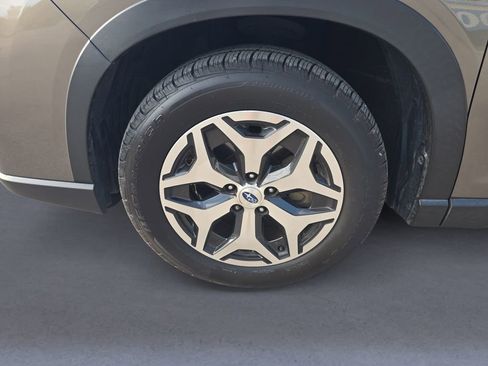 Used 2021 Subaru Forester Premium AWD/4WD image 10