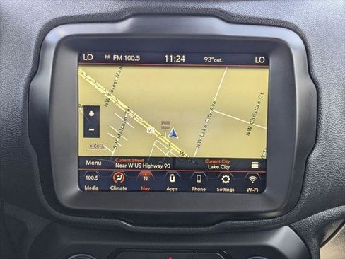 Certified 2023 Jeep Renegade Latitude image 32