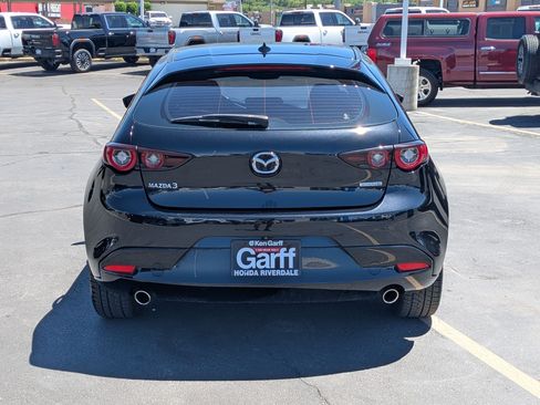 Used 2022 MAZDA MAZDA3 s FWD image 7