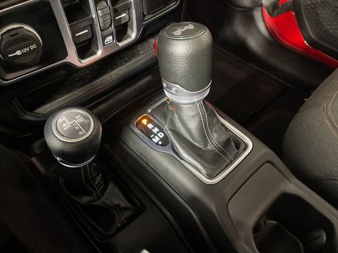 Used 2024 Jeep Wrangler Unlimited Sahara image 25