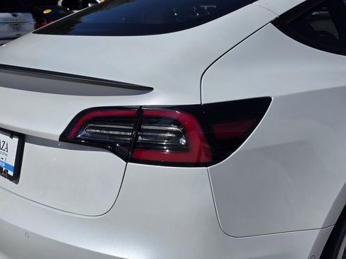 Used 2021 Tesla Model 3 Long Range image 8