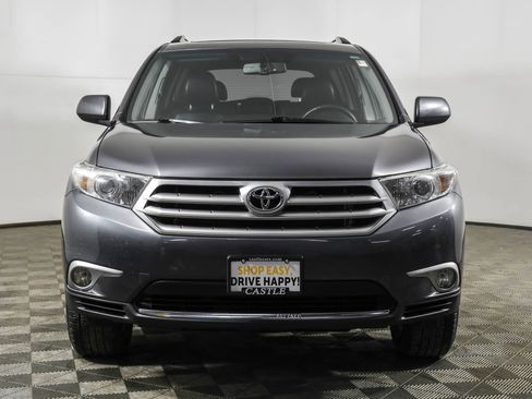Used 2012 Toyota Highlander SE w/ Tow Pkg image 12