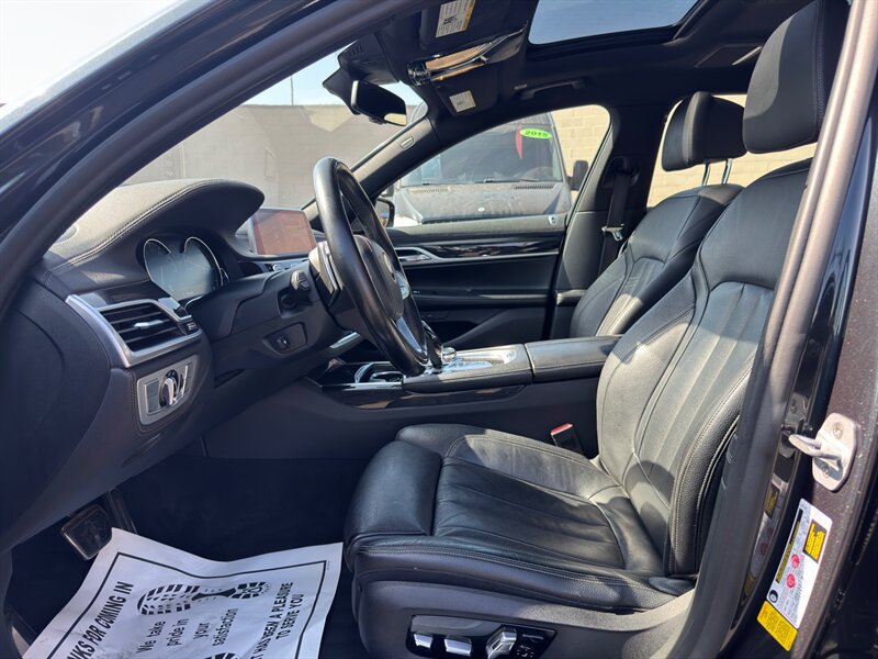 Used 2019 BMW 740i w/ M Sport Package RWD image 20