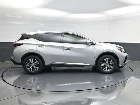 Used 2019 Nissan Murano S image 2