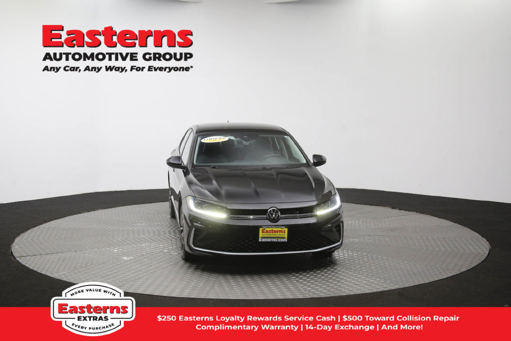 Used 2025 Volkswagen Jetta SE FWD image 52