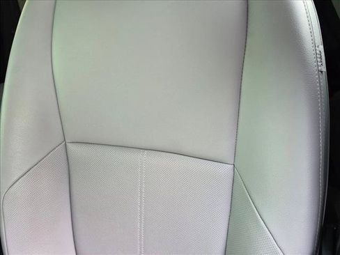 Used 2026 Land Rover Range Rover Velar S AWD/4WD image 14