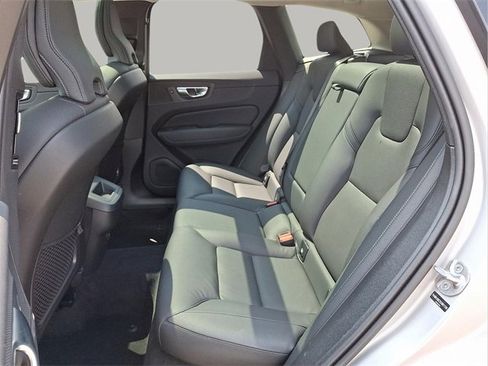 Certified 2025 Volvo XC60 B5 Plus image 8