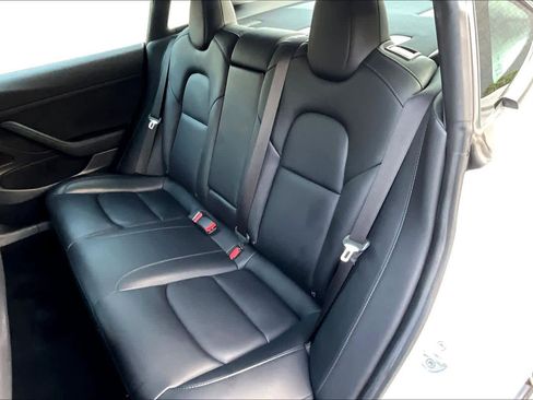 Used 2021 Tesla Model 3 Standard Range Plus image 18