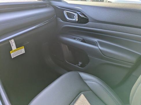 New 2026 Jeep Compass Latitude w/ Sun and Sound Group AWD/4WD image 15