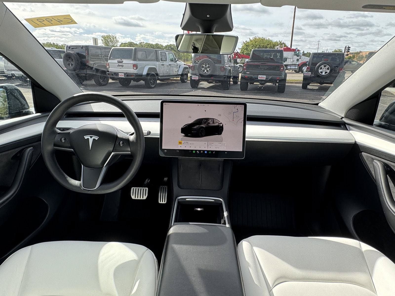 Used 2022 Tesla Model Y Performance AWD/4WD image 23