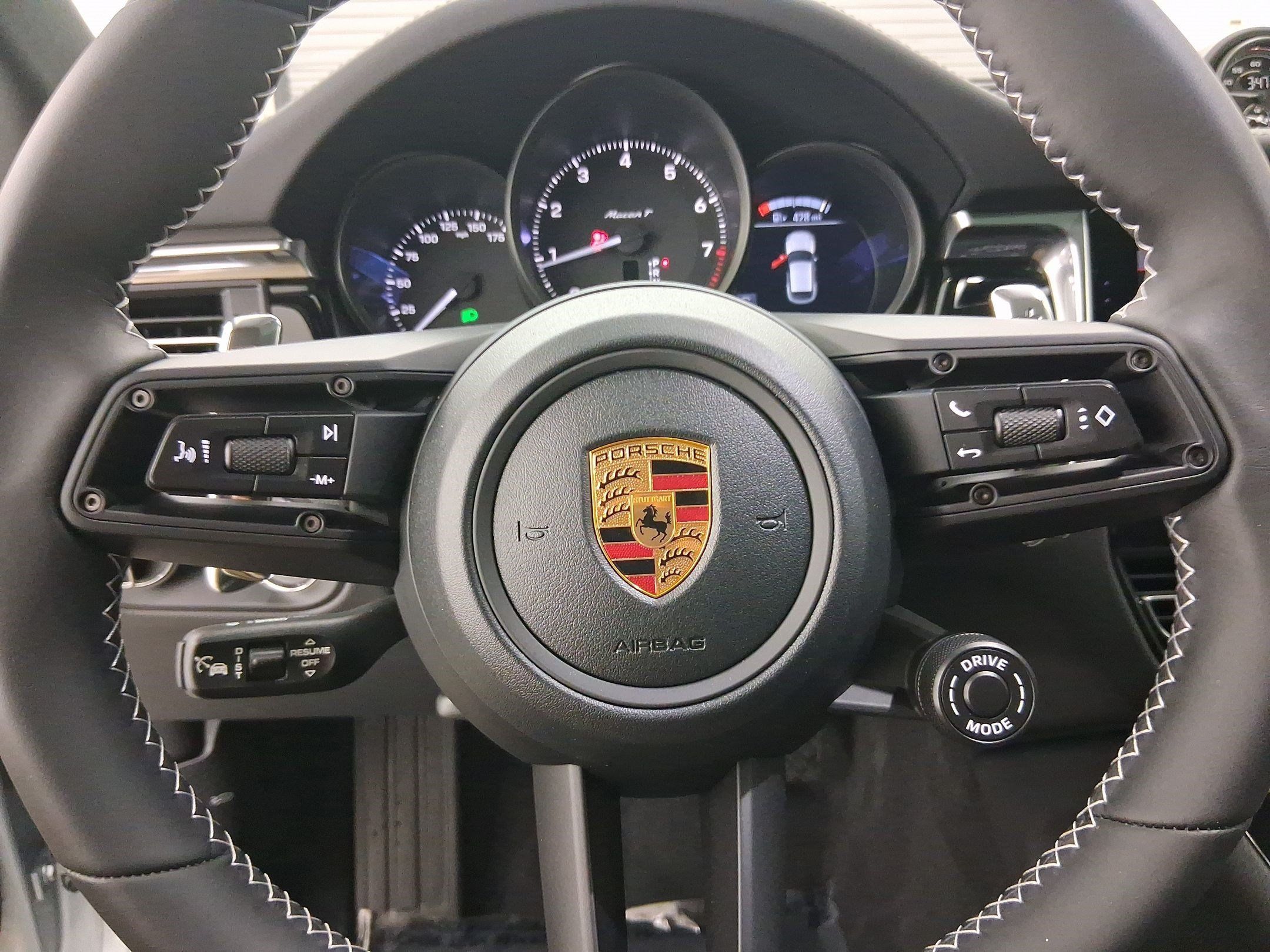 Used 2026 Porsche Macan Turbo AWD/4WD image 10