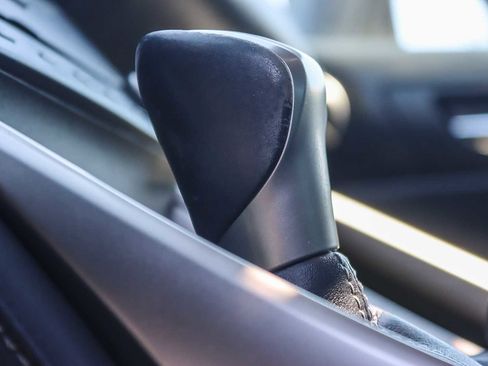 Used 2016 Lexus IS 200t image 22