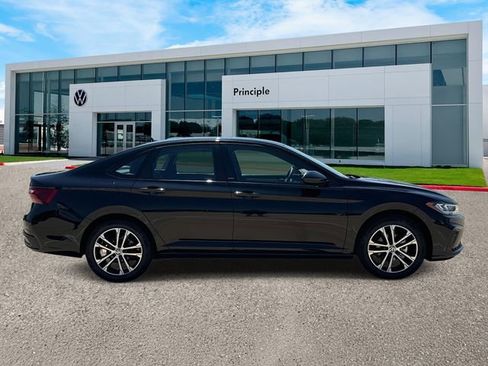 New 2025 Volkswagen Jetta Sport image 4