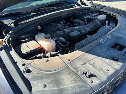 Used 2024 Jeep Grand Cherokee L Laredo image 48