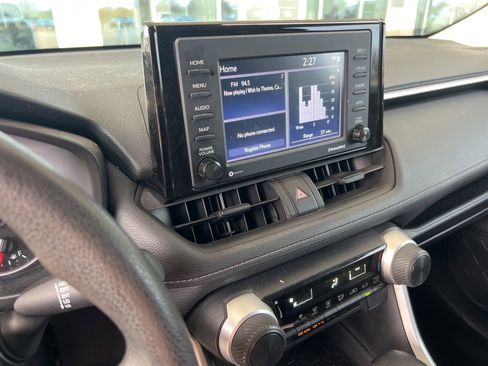 Used 2022 Toyota RAV4 LE image 14