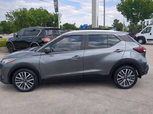 Used 2024 Nissan Kicks SV FWD image 9