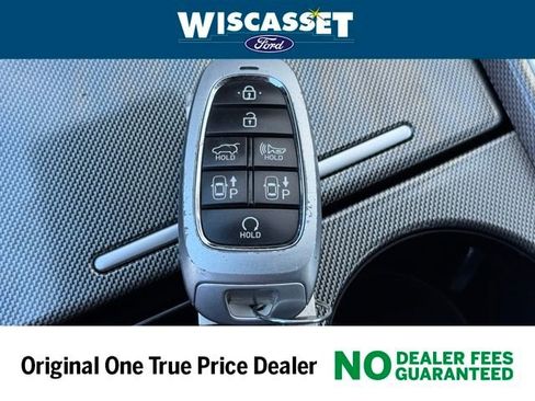 Used 2023 Hyundai Santa Fe Limited image 17