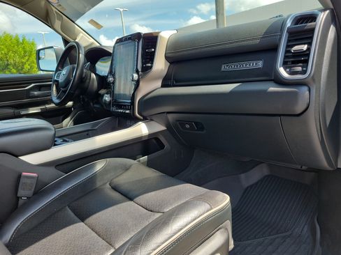 Used 2022 RAM 1500 Laramie AWD/4WD image 18
