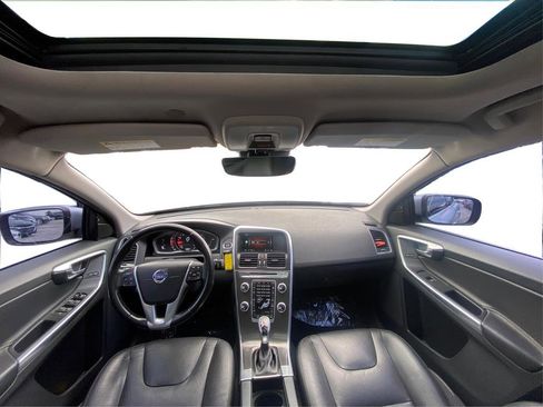 Used 2016 Volvo XC60 T5 Premier w/ Proximity Package image 19