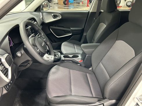 New 2025 Kia Soul LX image 9