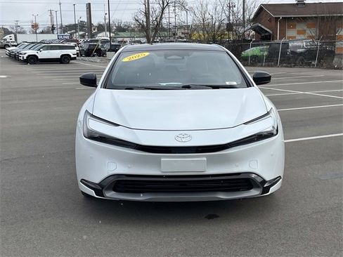 Used 2025 Toyota Prius XLE image 2
