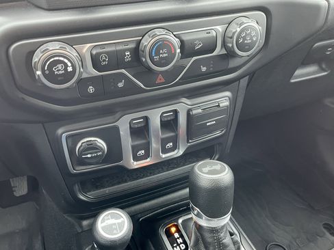 Used 2020 Jeep Wrangler Sport image 24