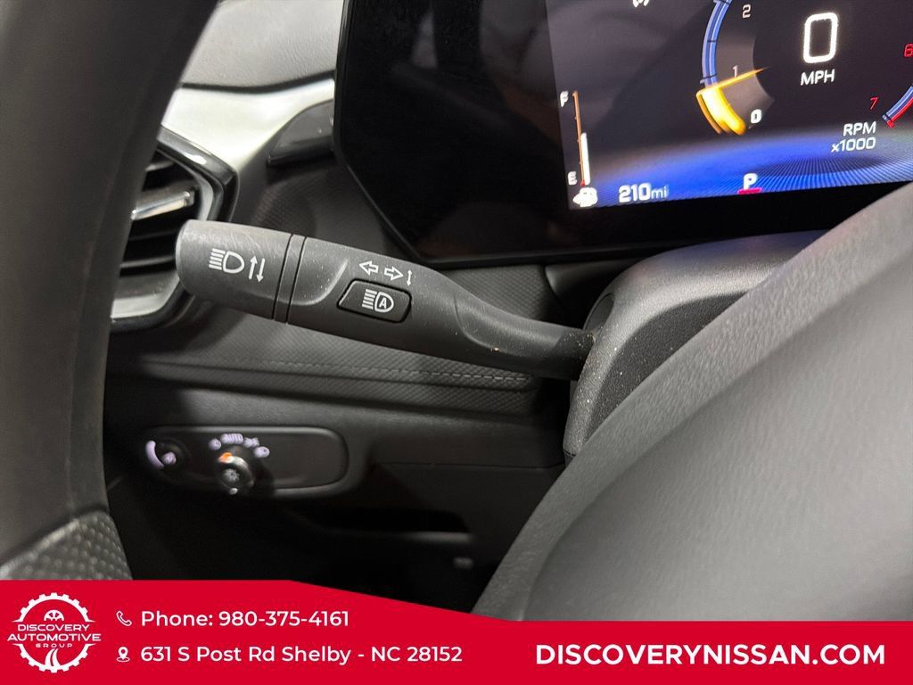 Used 2024 Chevrolet TrailBlazer LT w/ Driver Confidence Package FWD image 26