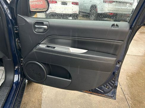 Used 2017 Jeep Compass 4WD image 16