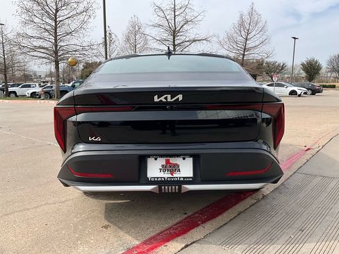 Used 2025 Kia K4 LXS image 7
