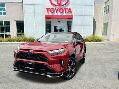 Used 2023 Toyota RAV4 XSE w/ Weather Package AWD/4WD image 4