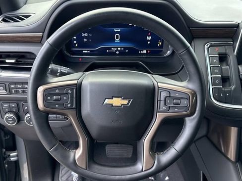 Used 2023 Chevrolet Suburban High Country image 19