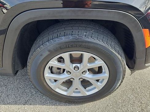 Used 2023 Jeep Grand Cherokee L Limited image 12