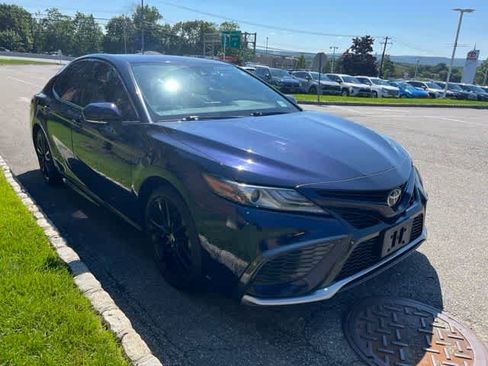 Used 2022 Toyota Camry XSE FWD image 3