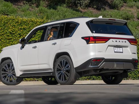 New 2026 Lexus LX 600 4WD w/ Luxury Package image 2