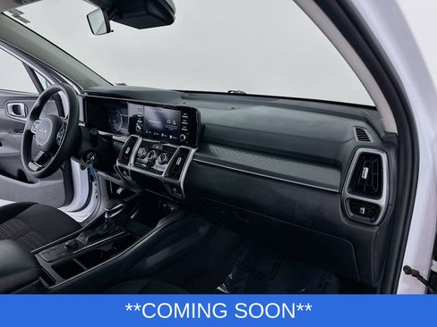 Used 2023 Kia Sorento LX image 26