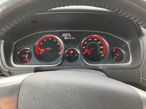 Used 2014 GMC Acadia SLE image 18