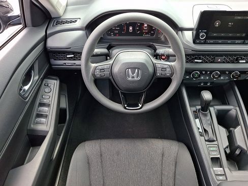 Certified 2025 Honda Accord SE image 11