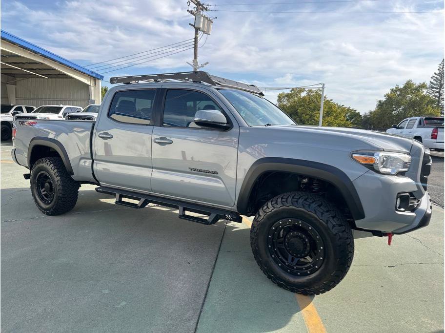 Used 2020 Toyota Tacoma TRD Off-Road w/ Technology Package AWD/4WD image 7