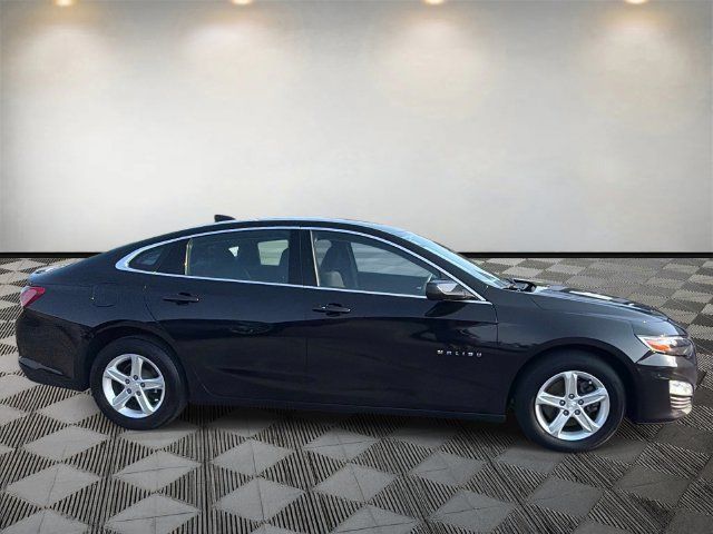 Used 2022 Chevrolet Malibu LT FWD image 4