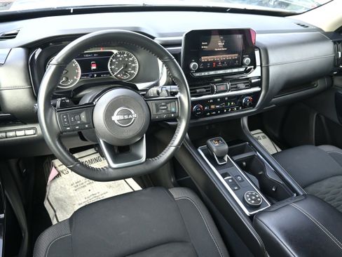 Used 2023 Nissan Pathfinder SV image 23
