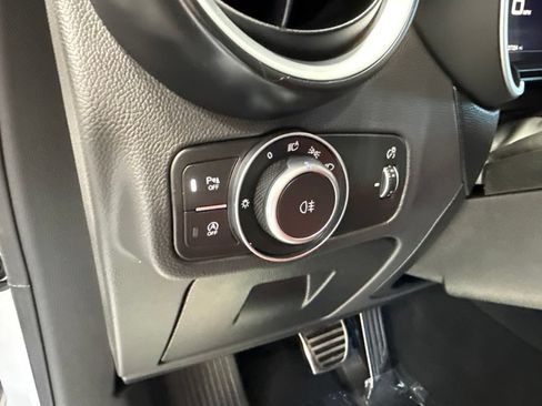 Used 2024 Alfa Romeo Stelvio Veloce AWD/4WD image 23