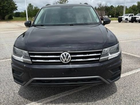 Used 2019 Volkswagen Tiguan SE w/ Panoramic Sunroof Package FWD image 3