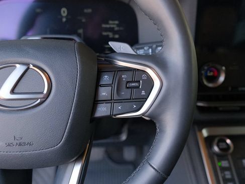 Used 2025 Lexus GX 550 AWD/4WD image 16