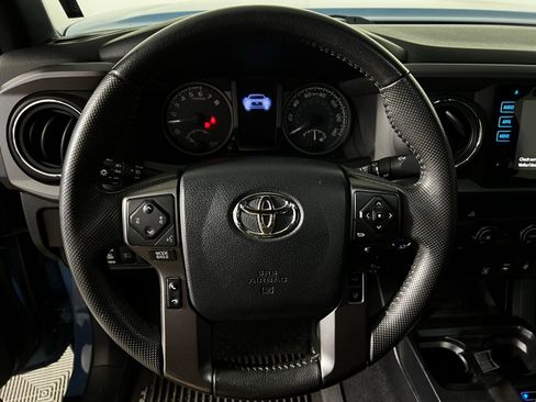 Certified 2019 Toyota Tacoma TRD Off-Road image 9