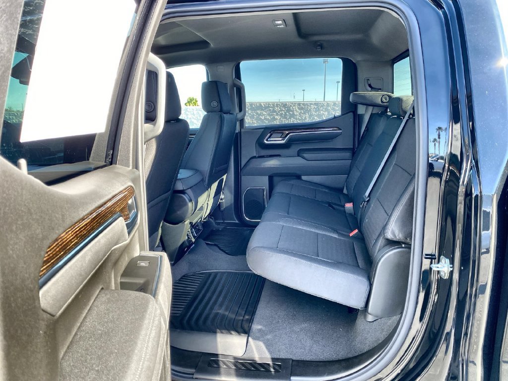 New 2026 GMC Sierra 1500 SLE w/ Preferred Package AWD/4WD image 34