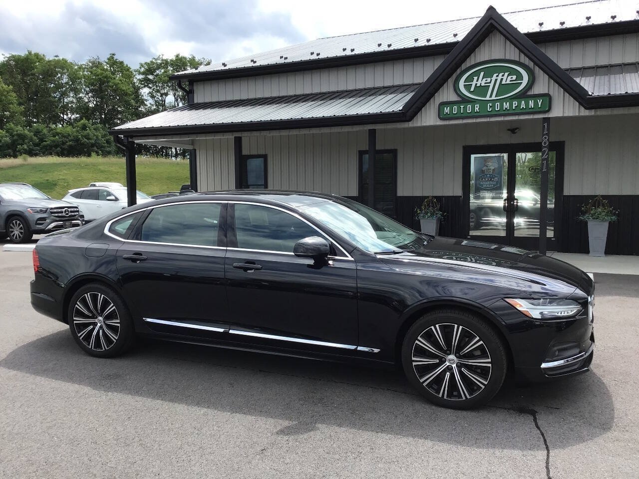 Used 2024 Volvo S90 B6 Plus AWD/4WD image 2