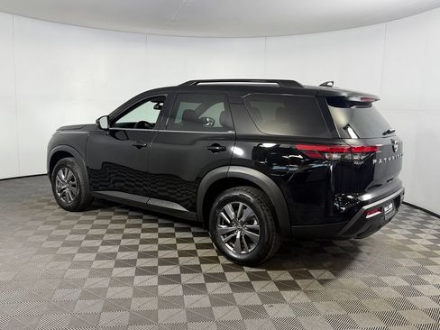 Used 2025 Nissan Pathfinder SV FWD image 10