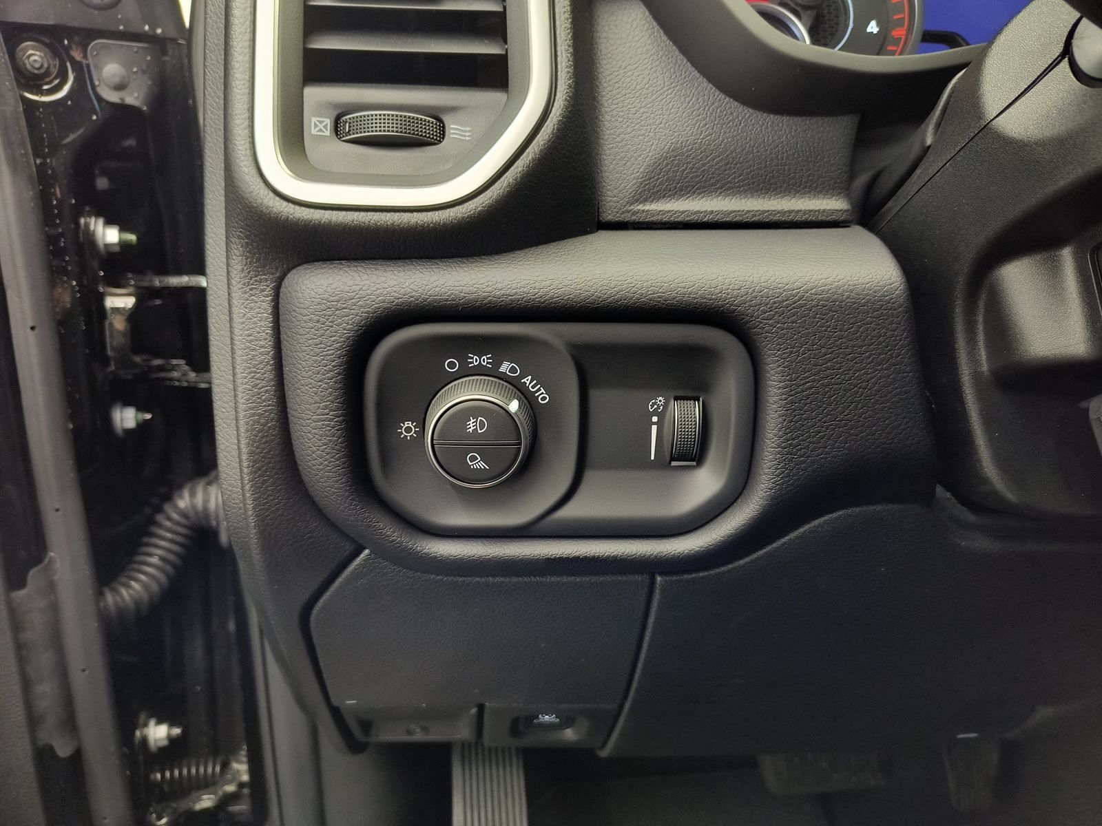 New 2026 RAM 3500 Big Horn AWD/4WD image 15