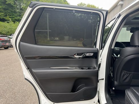 Used 2022 Hyundai Palisade Limited FWD image 12